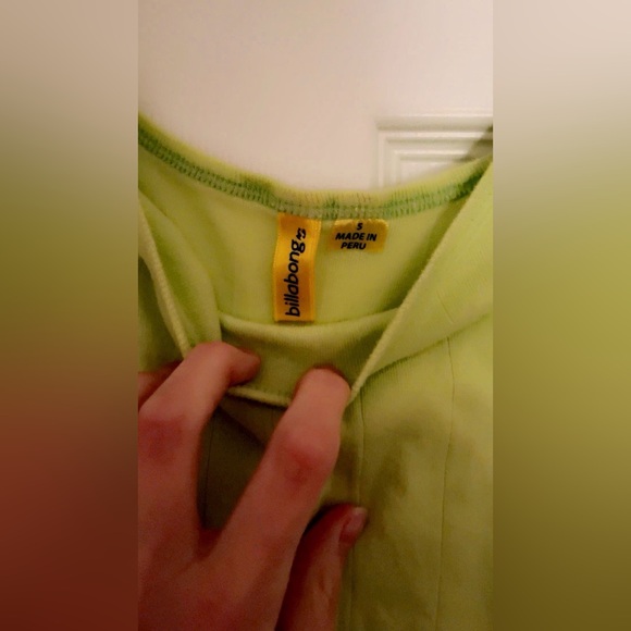 ***FREE w/ purchase*** EUC Lime Green Billabong Tank Top - Picture 3 of 4